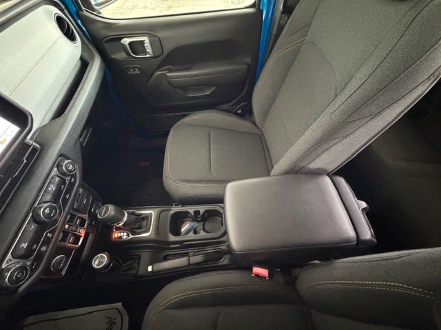 2025 Jeep Gladiator Nighthawk 4x4 *Ltd Avail*