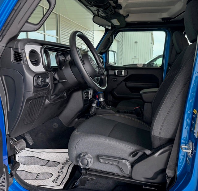 2025 Jeep Gladiator Nighthawk 4x4 *Ltd Avail*