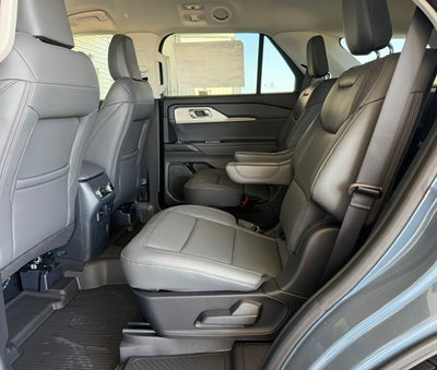 2026 Ford Explorer Active w/100A Pkg 4WD