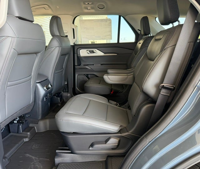 2026 Ford Explorer Active w/100A Pkg 4WD