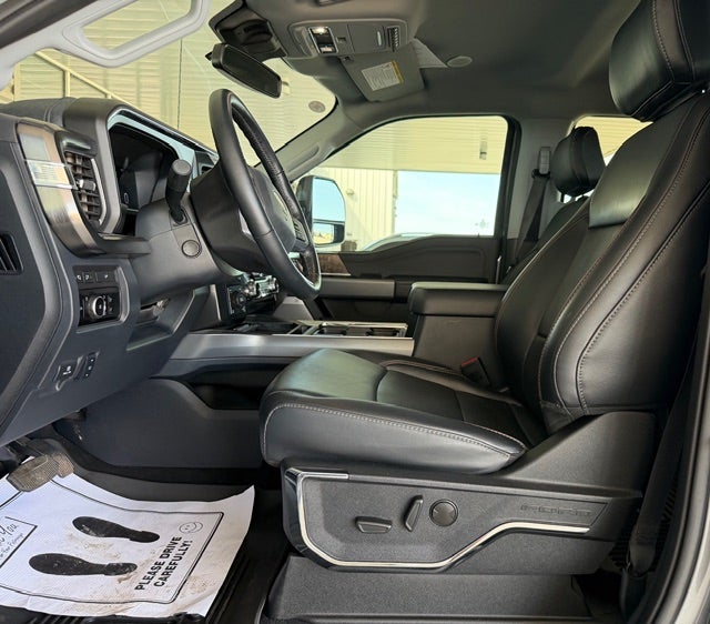 2024 Ford Super Duty F-250 SRW LARIAT 4WD Crew Cab 6.75' Box