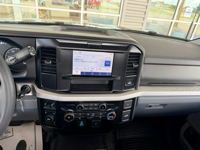 2026 Ford Super Duty F-350 DRW XL 4WD Reg Cab 8' Box