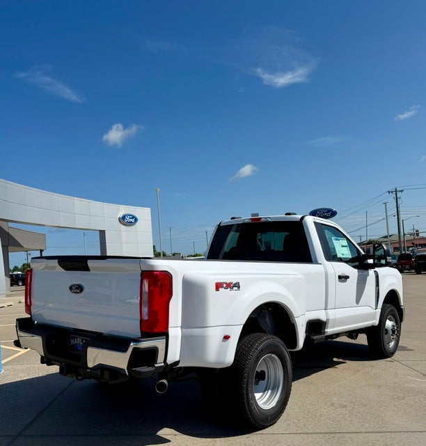 2026 Ford Super Duty F-350 DRW XL 4WD Reg Cab 8' Box